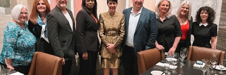 Cheryl Howes🇨🇦 banner