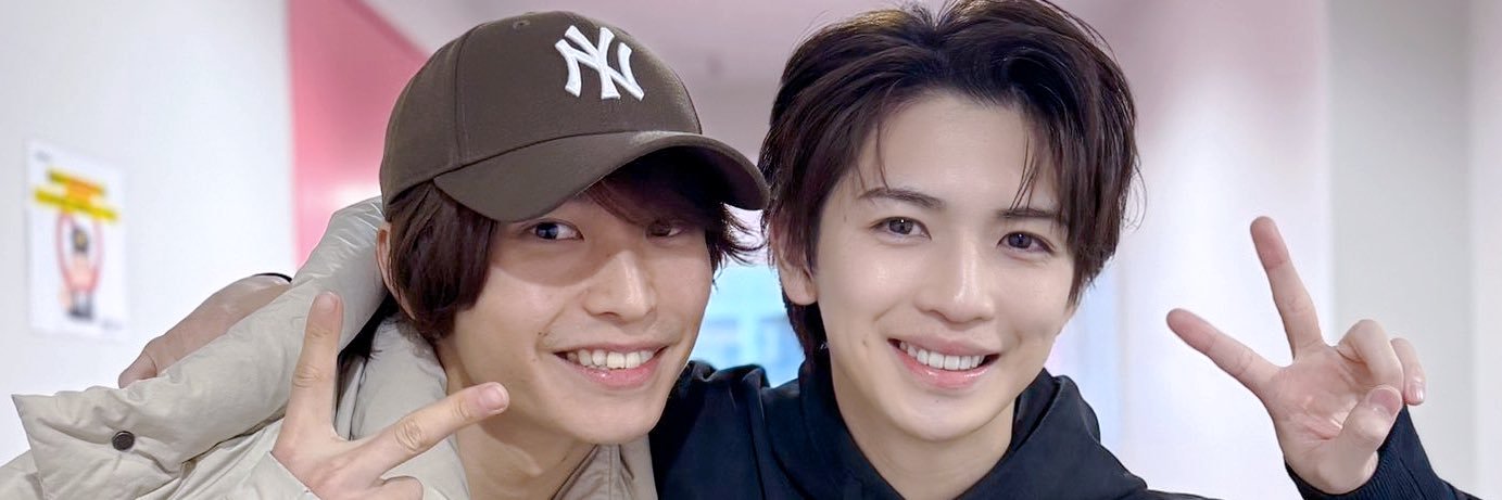 3908x283's profile banner image