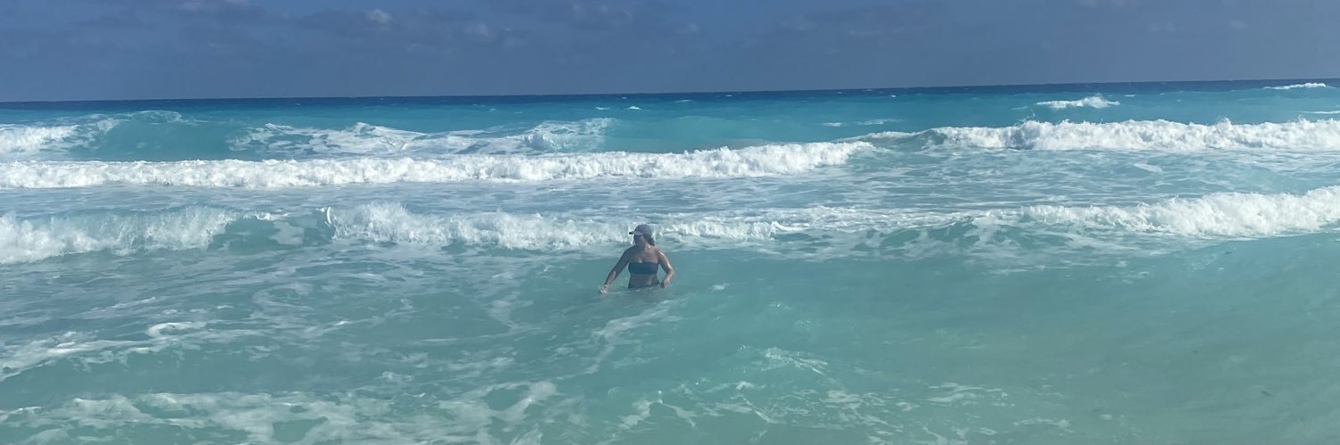 chloe_rhea's profile banner image