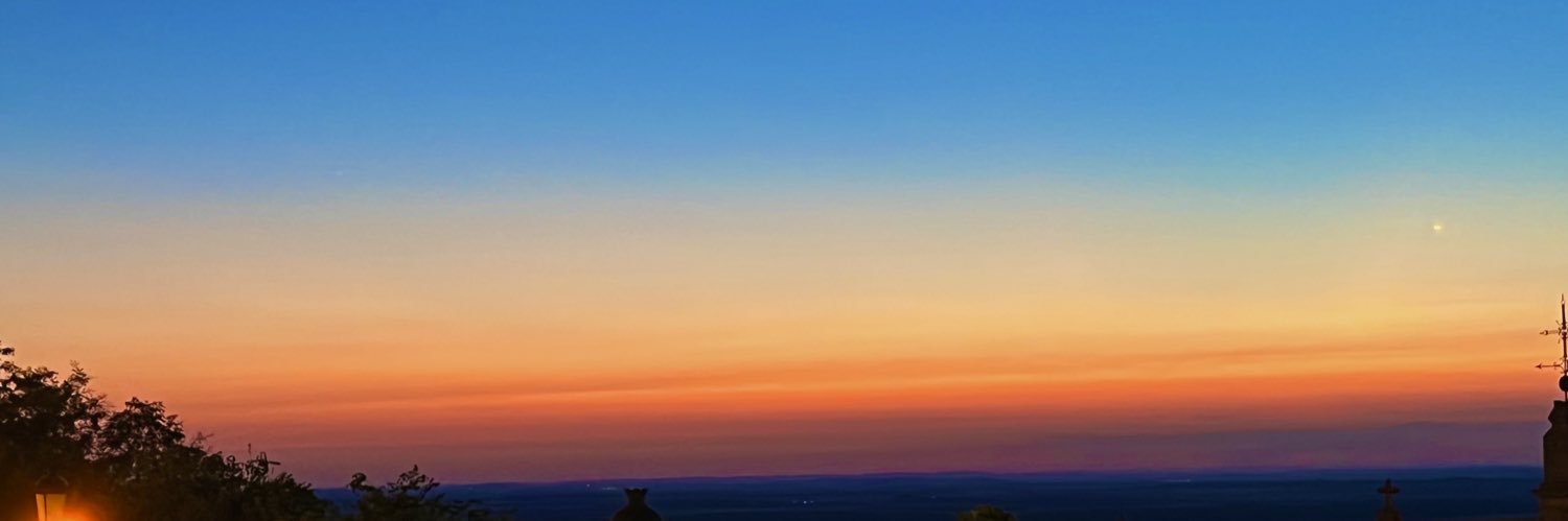 mariavictorius8's profile banner image