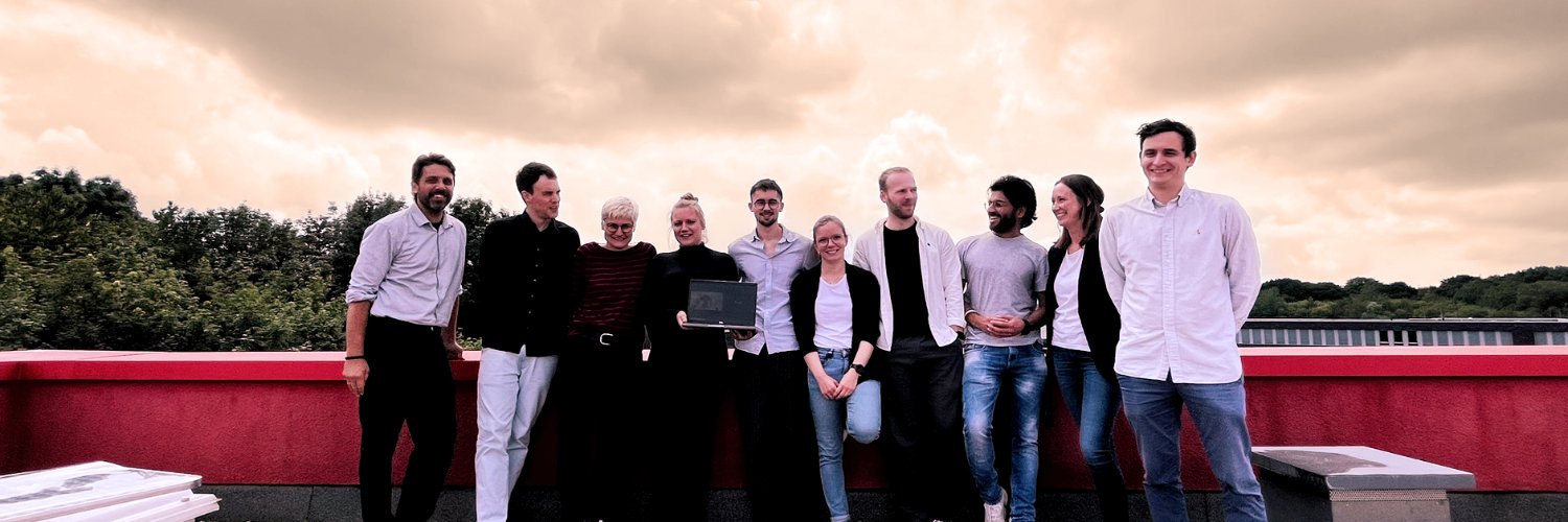 Daniel Belavy banner