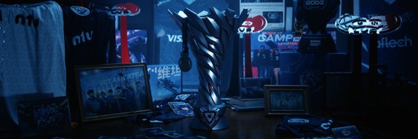 jjjuanchoo Profile Banner