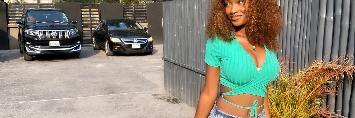 Vera 🐝 banner
