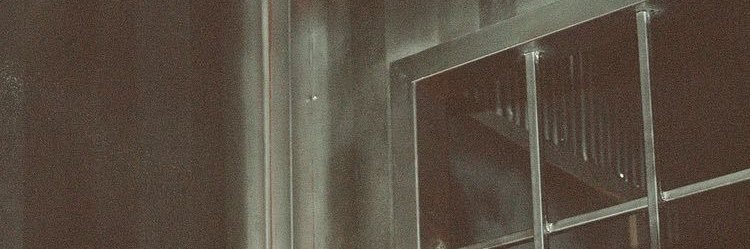 m i l o banner