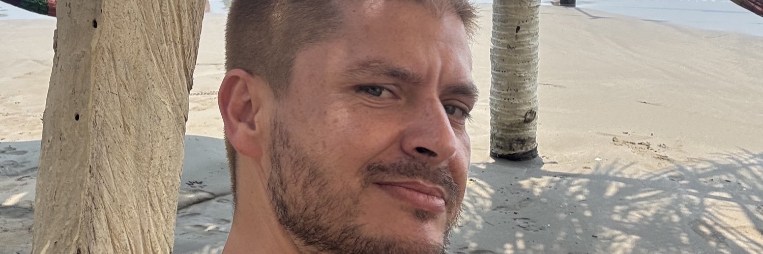 mololo7's profile banner image