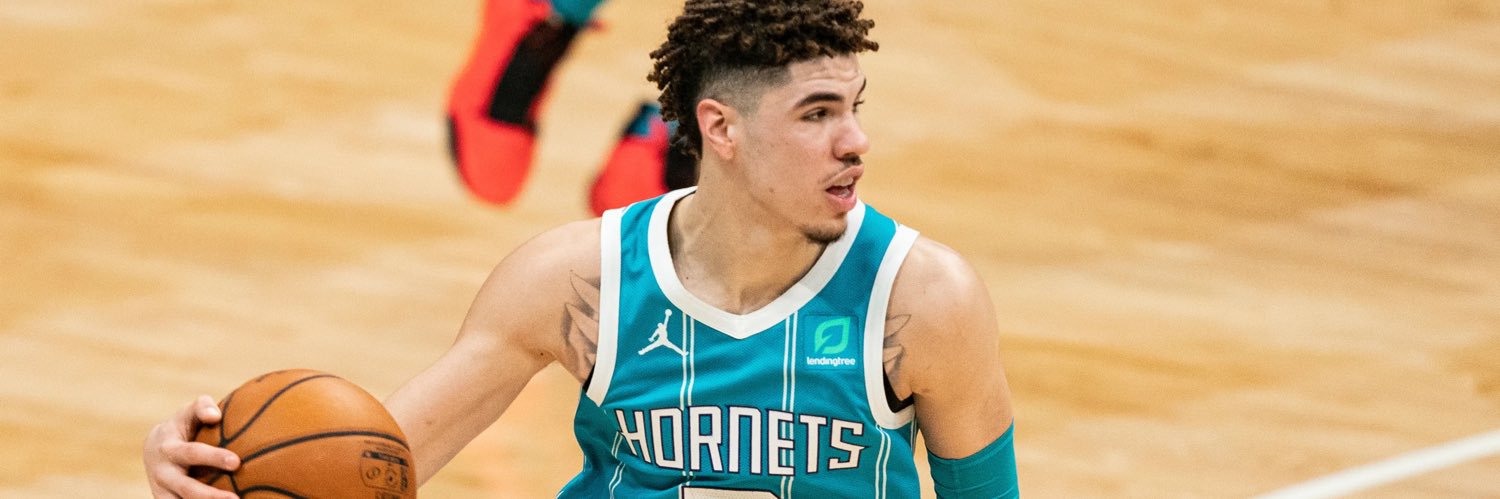 イーニッド 💜 banner