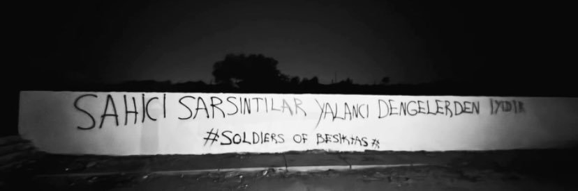 🦅 banner