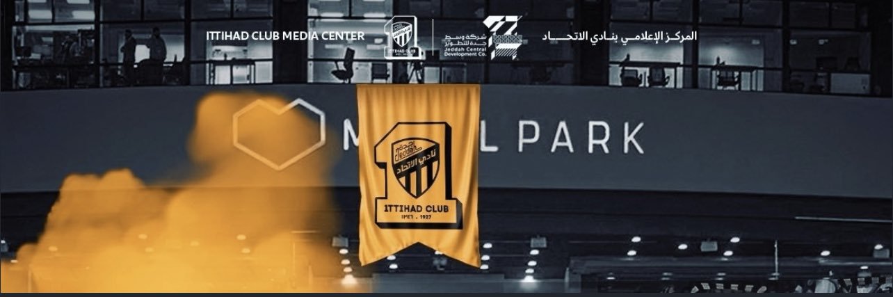 azoz1024's profile banner image