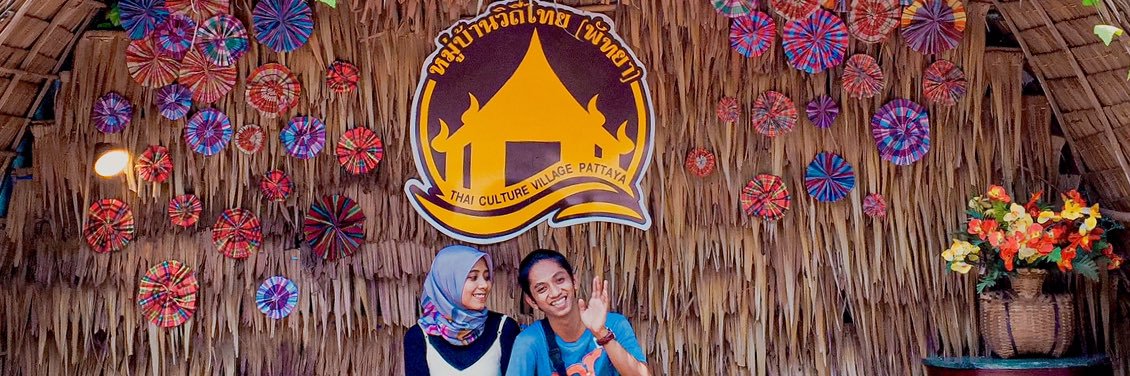 monafeehily's profile banner image