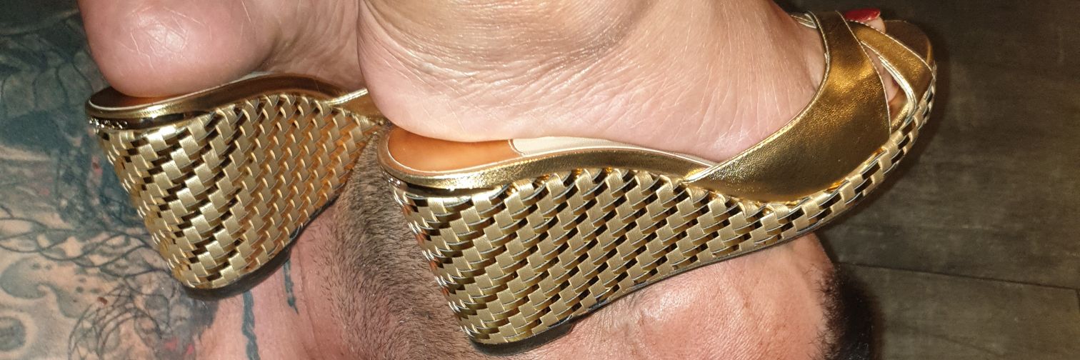 Kassie_owned_slave_MistressSaintLawrence banner