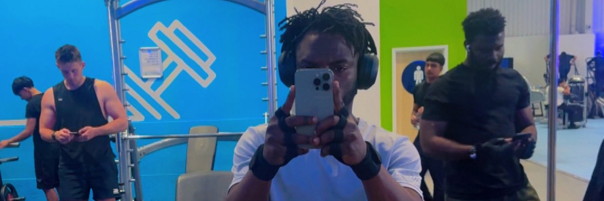 Izhybee4me's profile banner image