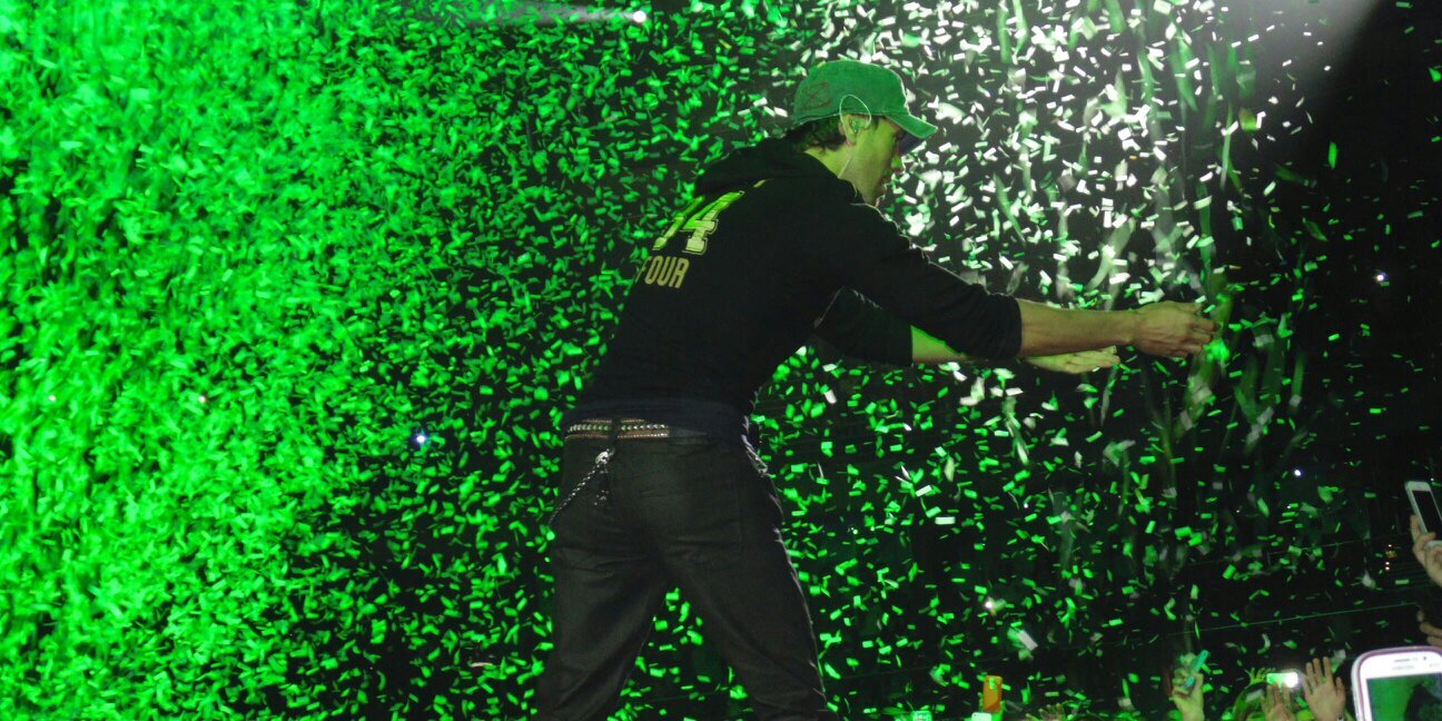 LaRobaRetratos's profile banner image