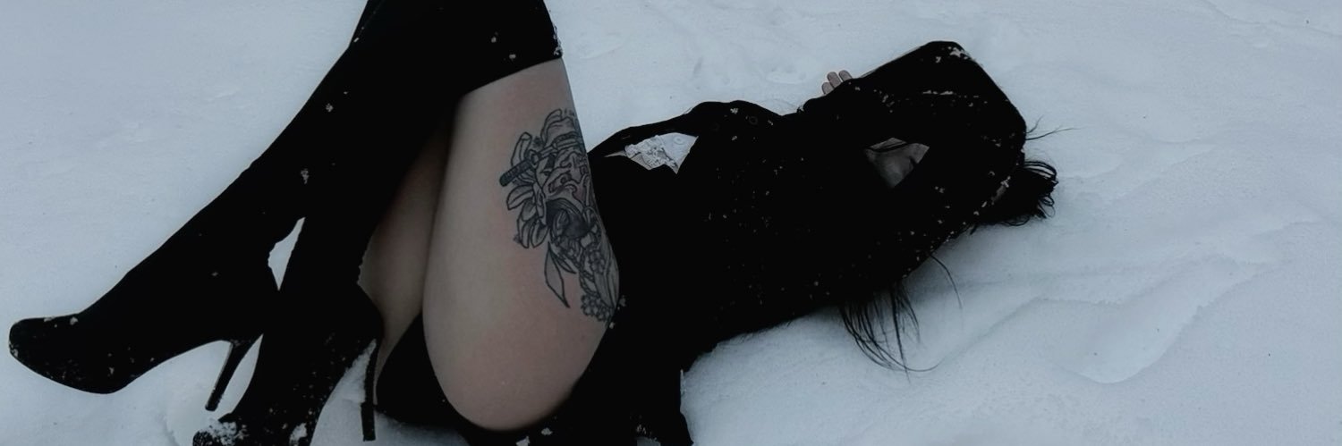 Shm0oo❄️🤍 banner