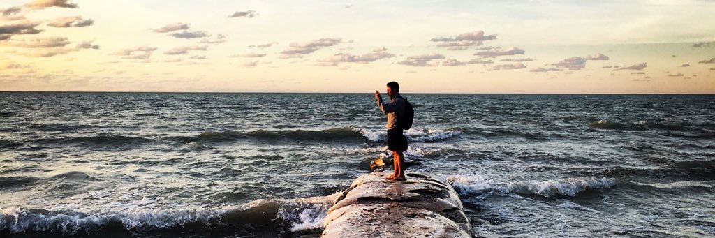 leocervant's profile banner image