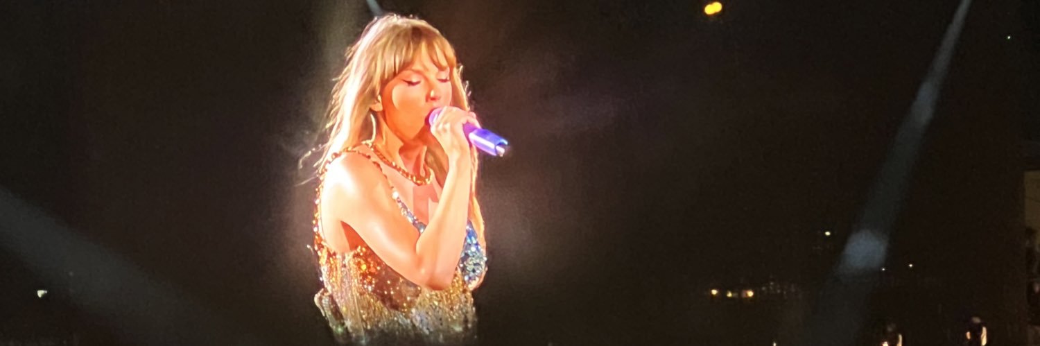 rianashleyavin's profile banner image