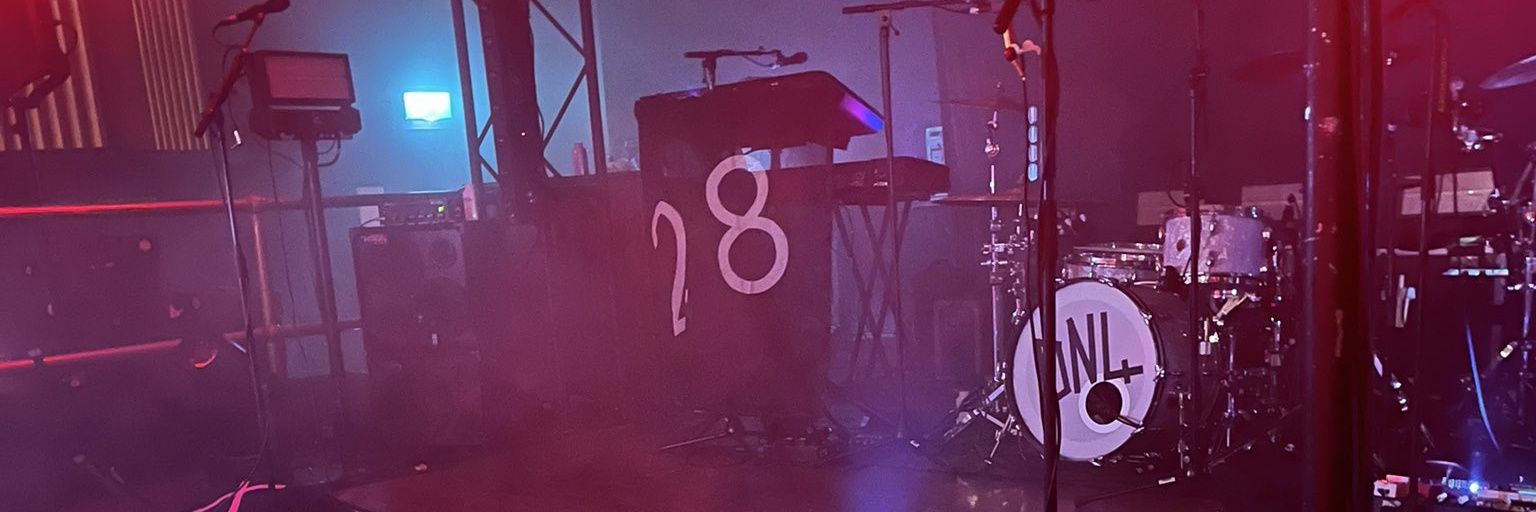 eliᴴ💙 needs to cuddle louis banner