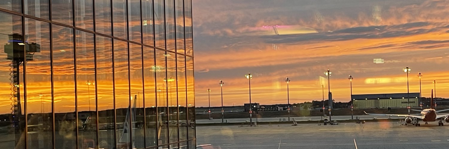 lorihagg's profile banner image