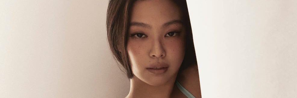 dami_ha's profile banner image