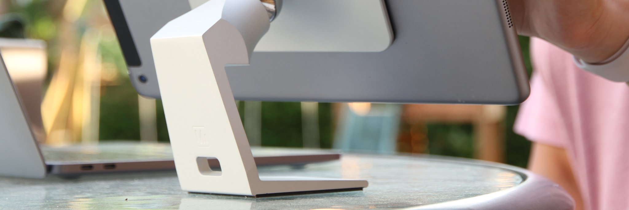 DesignsMi's profile banner image