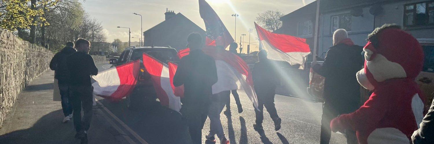 Bit O'Red Pod & Away Travel banner