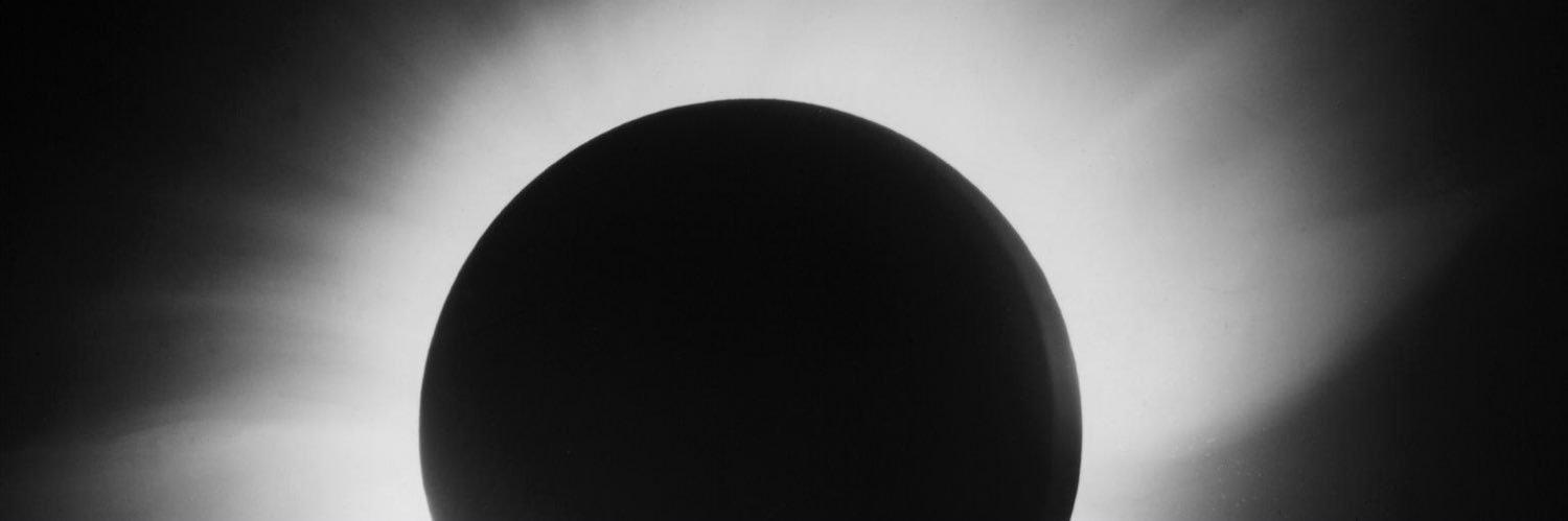windowpane_moon's profile banner image