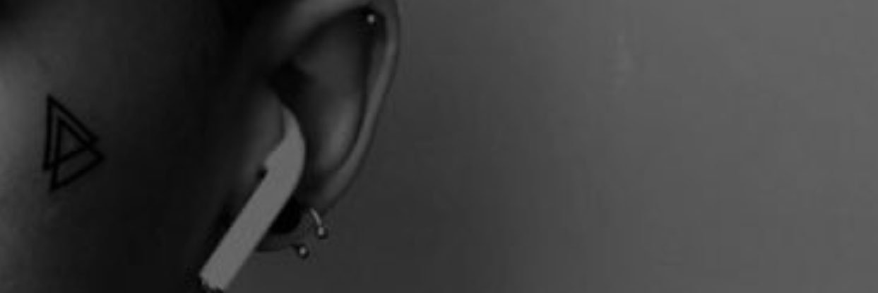 erloa12's profile banner image