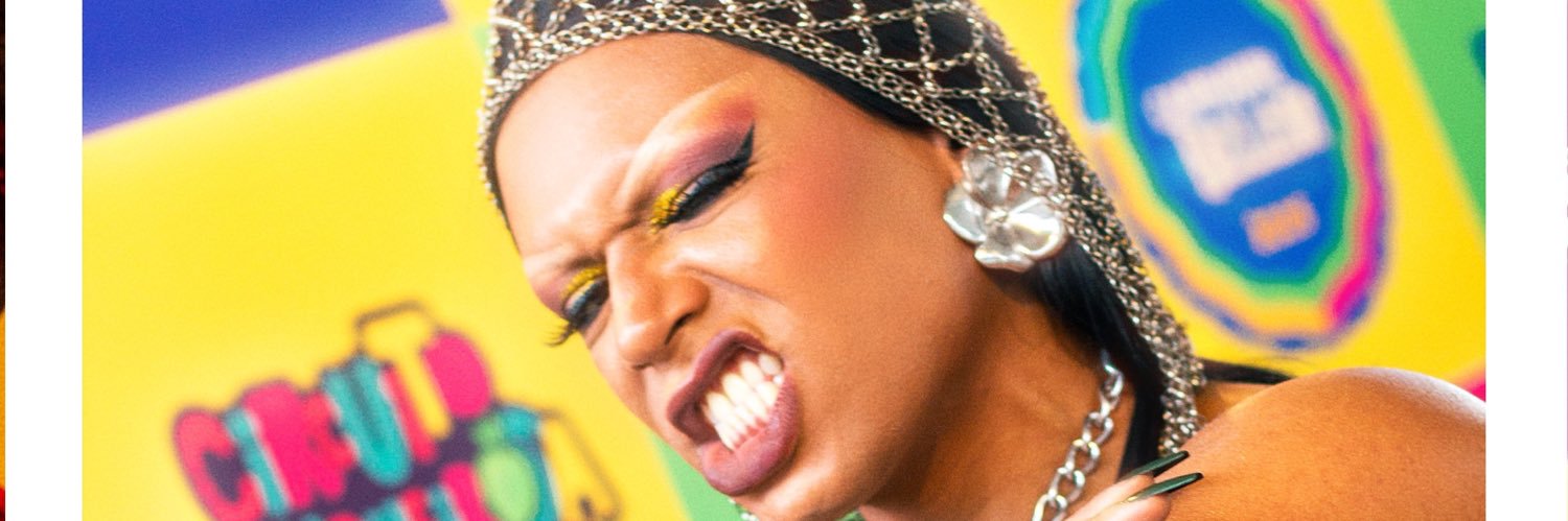 shayniro's profile banner image