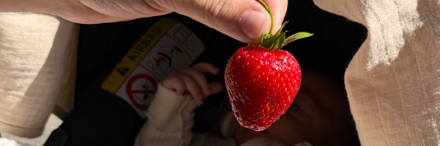monnaarose's profile banner image