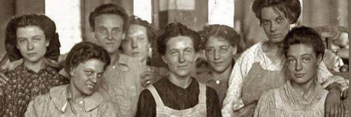RenataSantander's profile banner image
