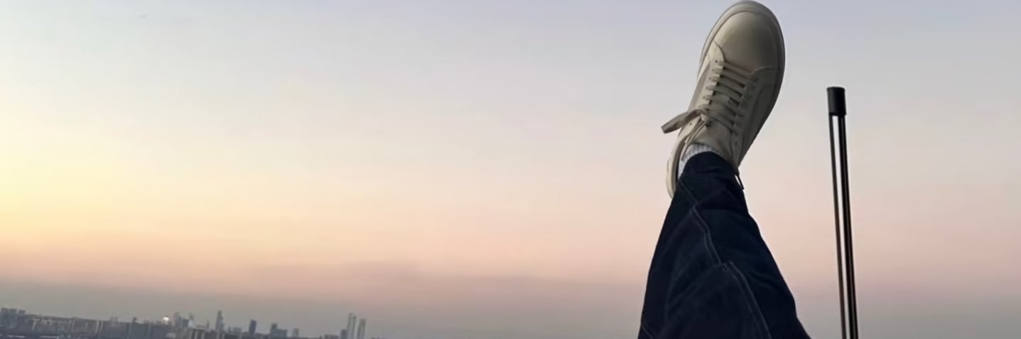 leeyapriv's profile banner image