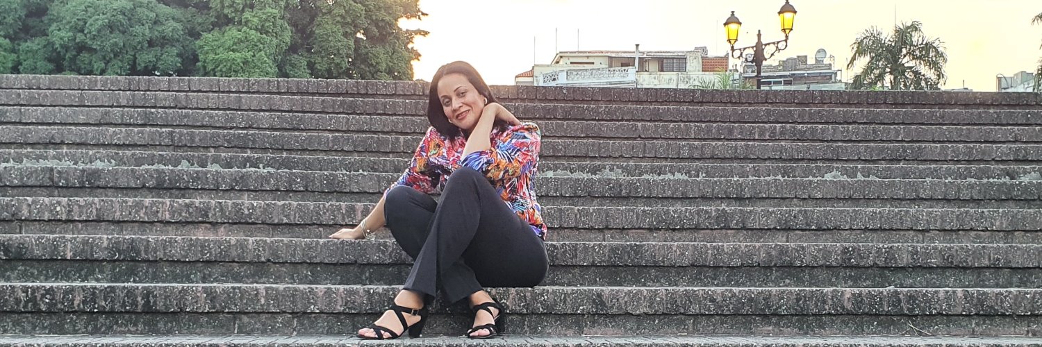 danitzarojas's profile banner image