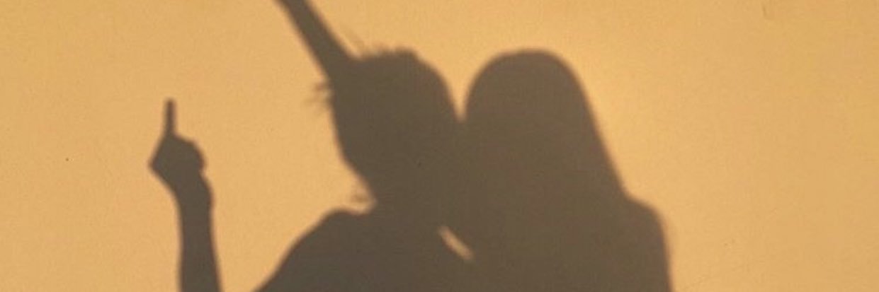 _emmabruni's profile banner image