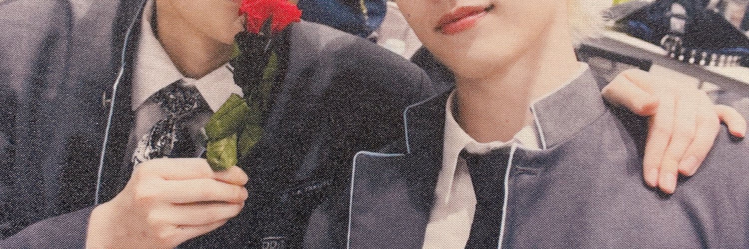 moi1016's profile banner image