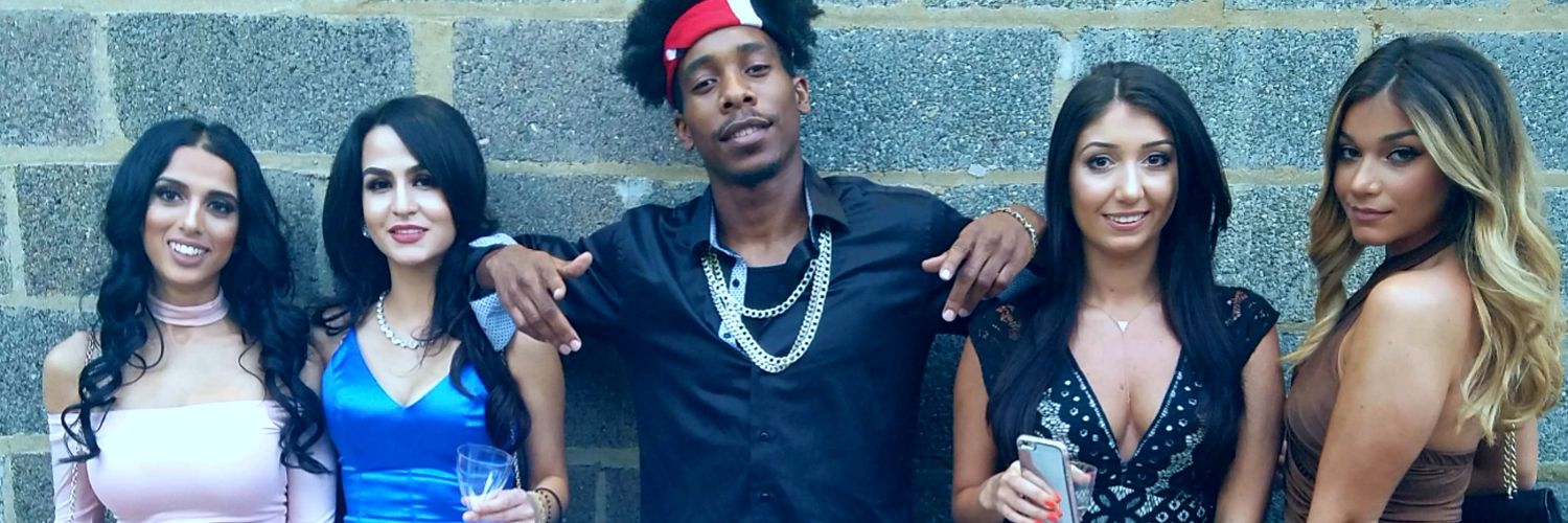therealmallygee's profile banner image