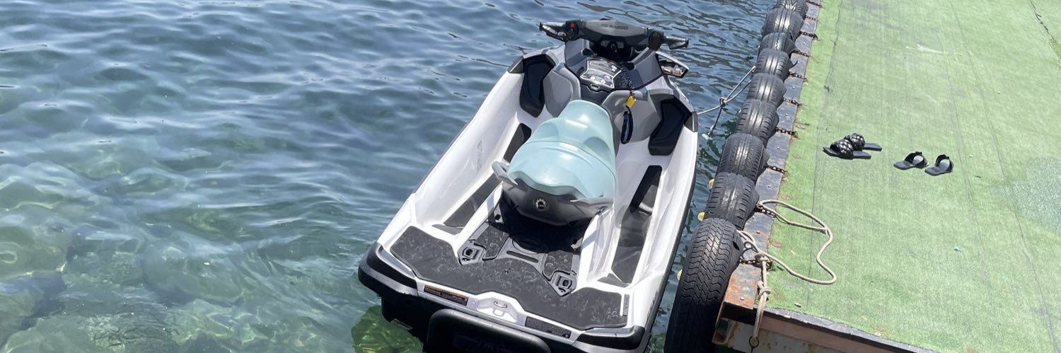 Lologiveup🇨🇮 (a vu jeune morty) banner