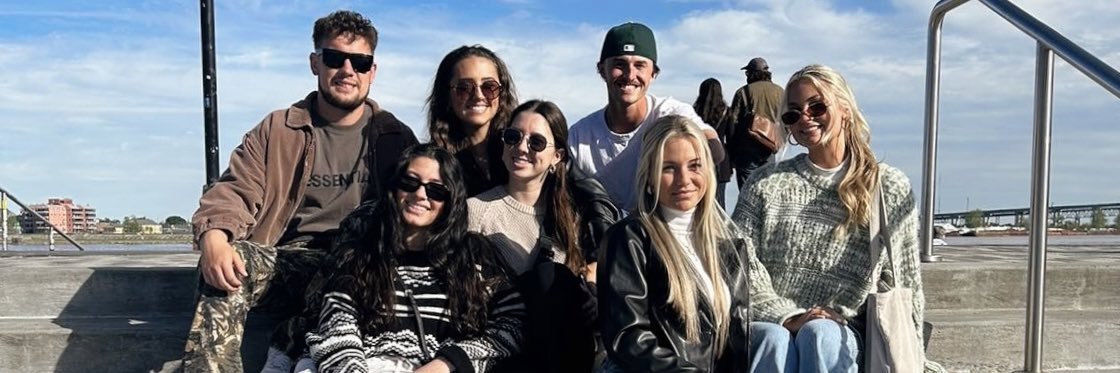 allie_ader's profile banner image
