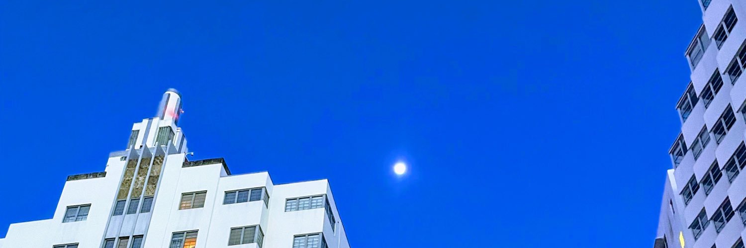 ddanii04's profile banner image