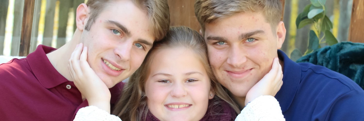 Davismom2three's profile banner image