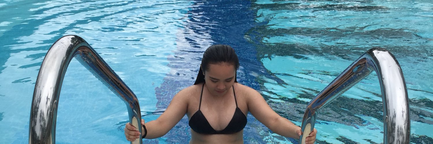 Rozhelleee's profile banner image