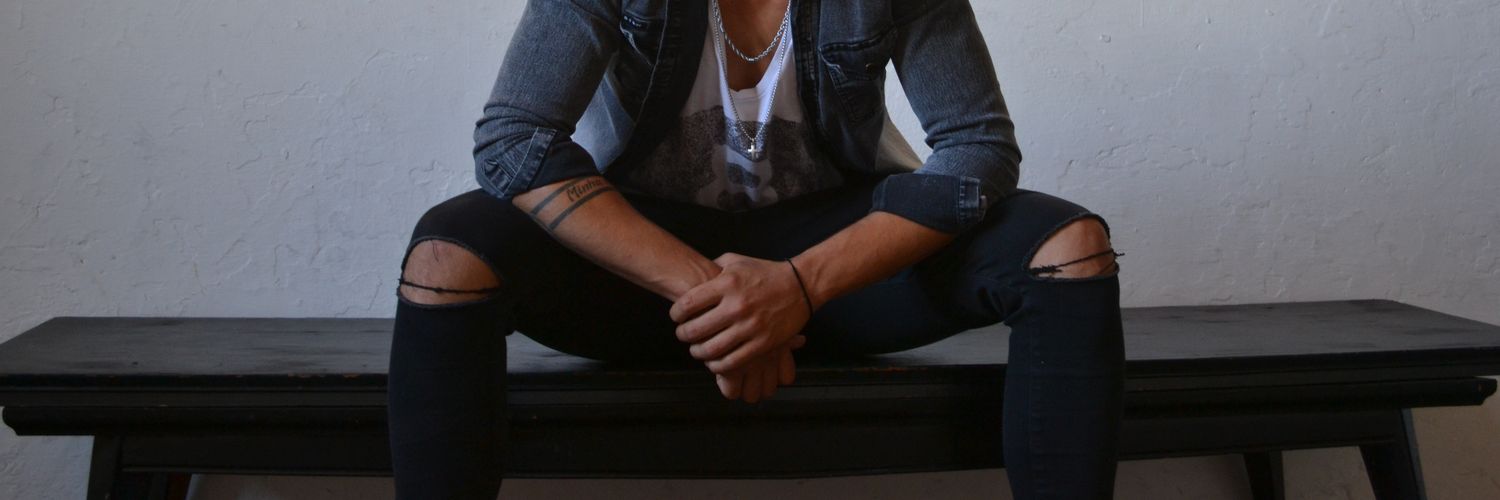 ErniMUSIC's profile banner image