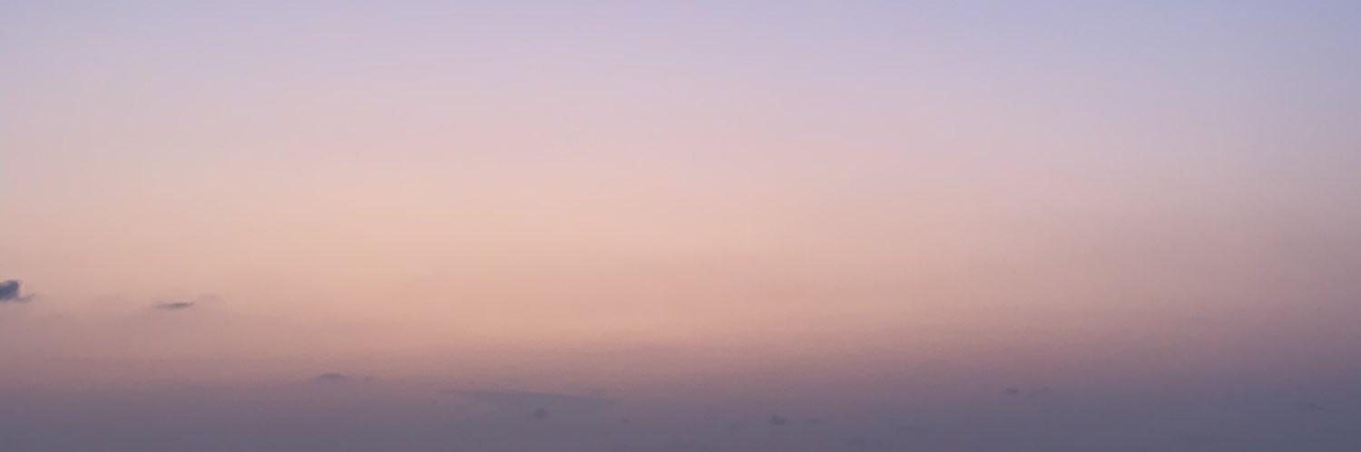 Suthida95's profile banner image