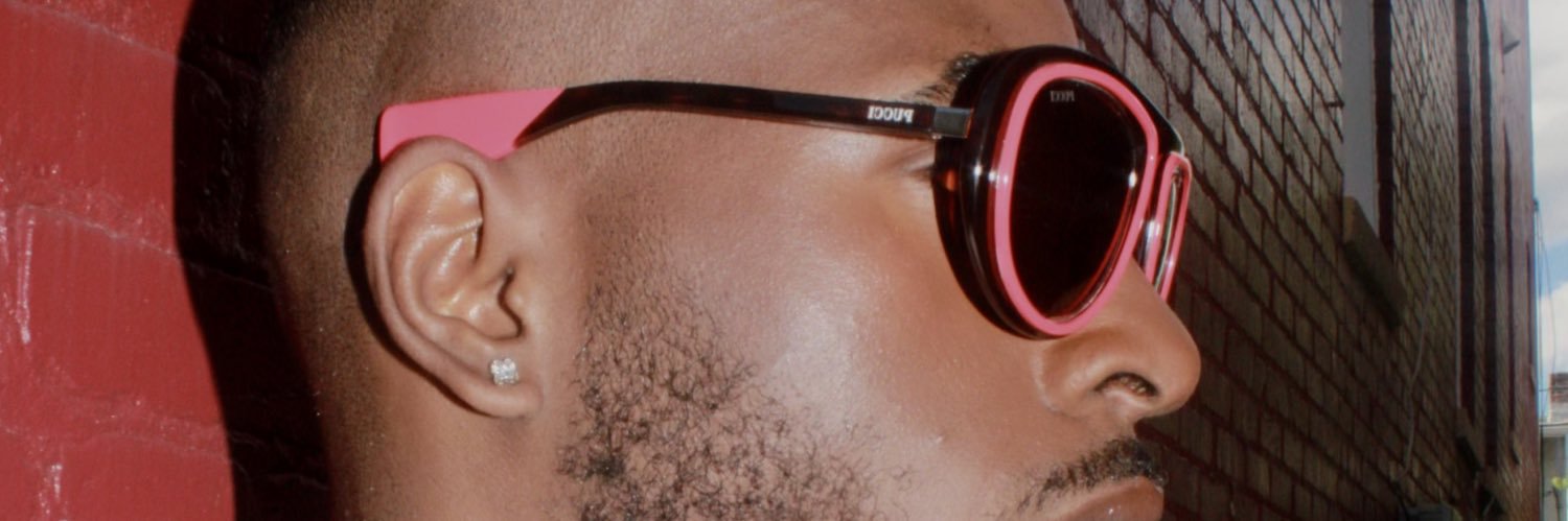 MR ✰ banner