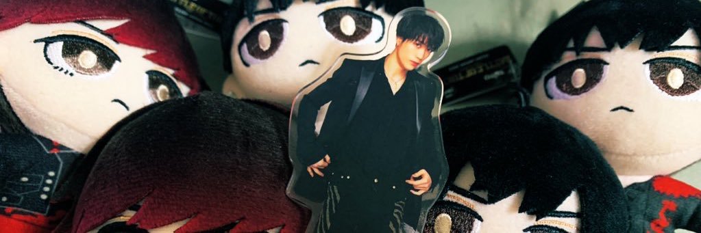 nawomix's profile banner image