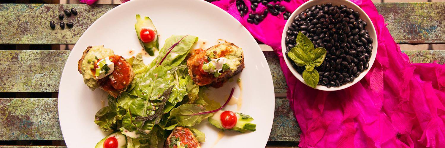 The Pink Cow Tokyo (Traci 🪨🍲) banner