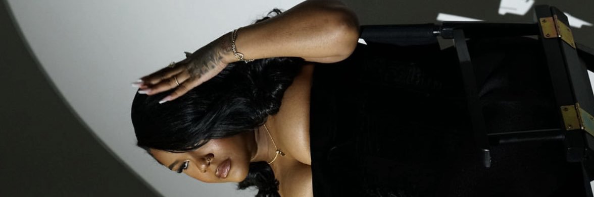 champagne mami banner