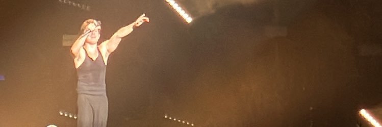 るー banner