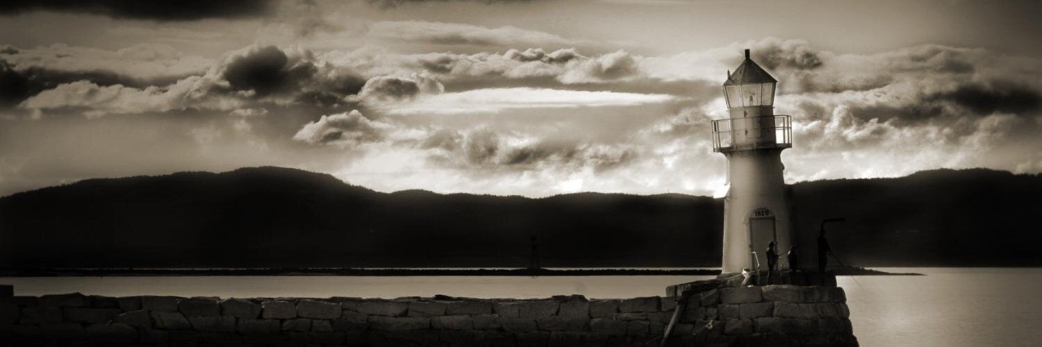 izz's profile banner image