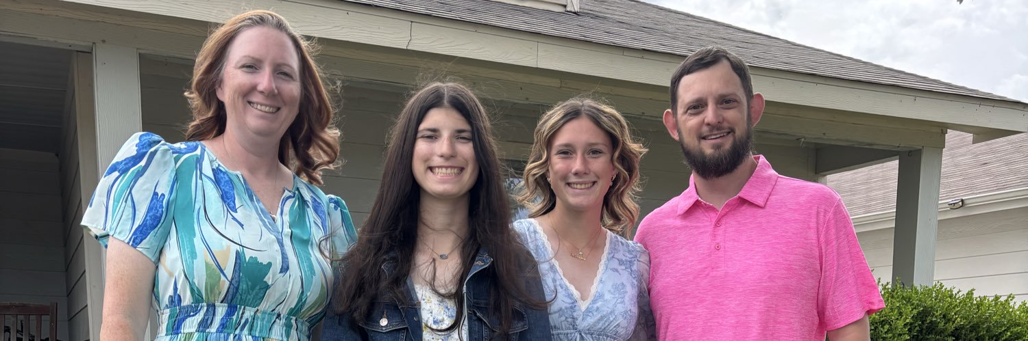 twopeaspod's profile banner image