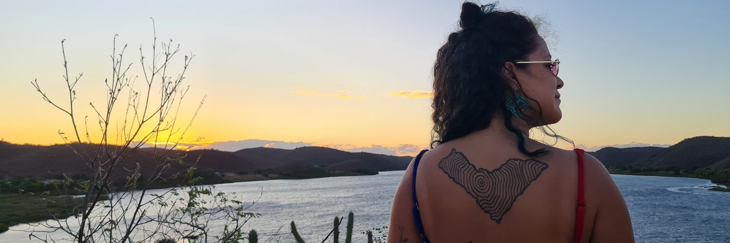 evy_gomes's profile banner image
