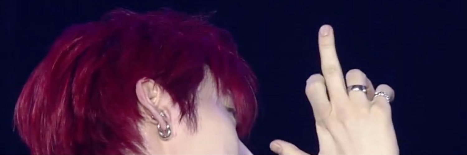 v9xit's profile banner image